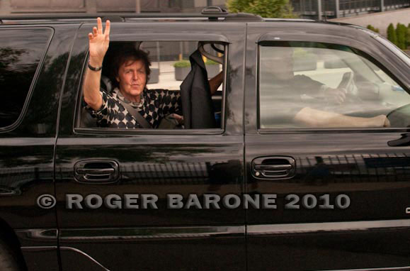 paul mccartney waving