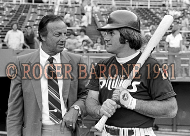 pete rose breaking stan musial's national league hit record photo by roger barone